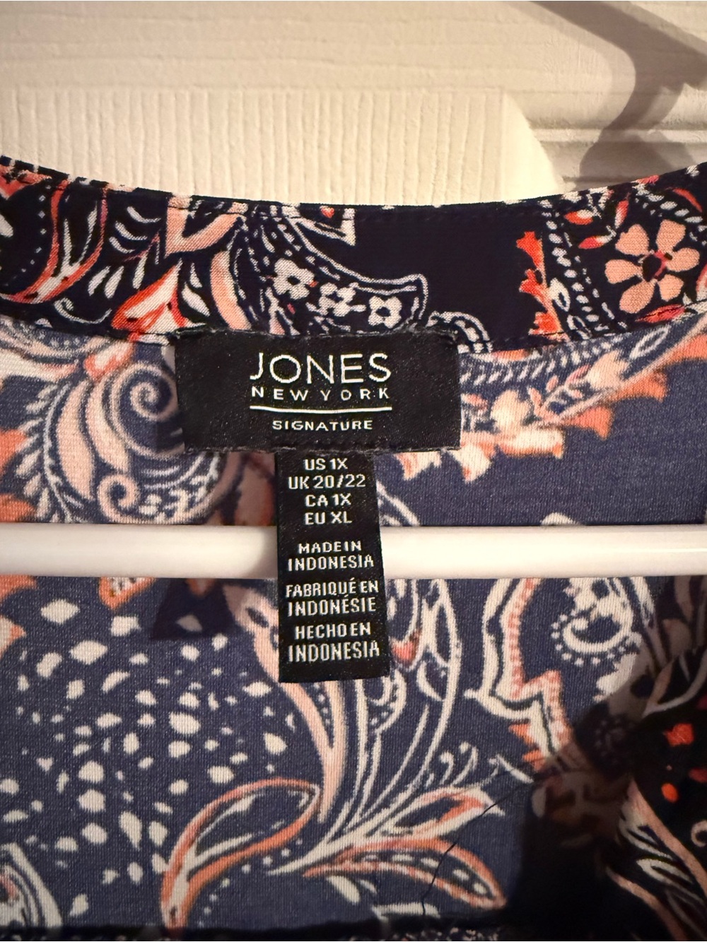 Jones New York Navy Paisley Short Sleeve Blouse with Coral & White Accents - Picture 2 of 3